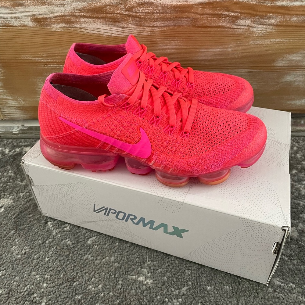Nike Vapormax flyknit hyper punch - pink blast size 7